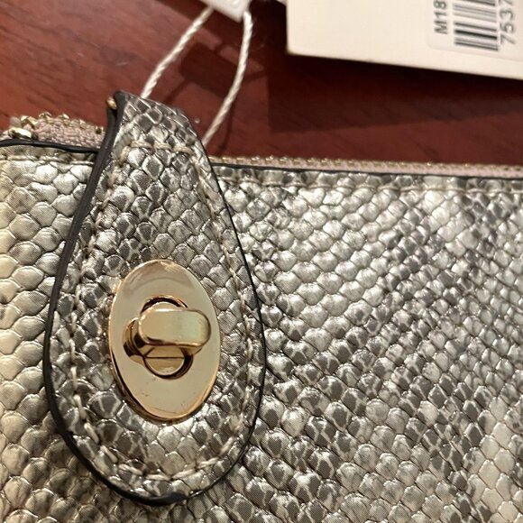 NEW Jen & Co Kendall Python Champagne Crossbody/Wristlet with Twist Lock Closure - Picture 8 of 10